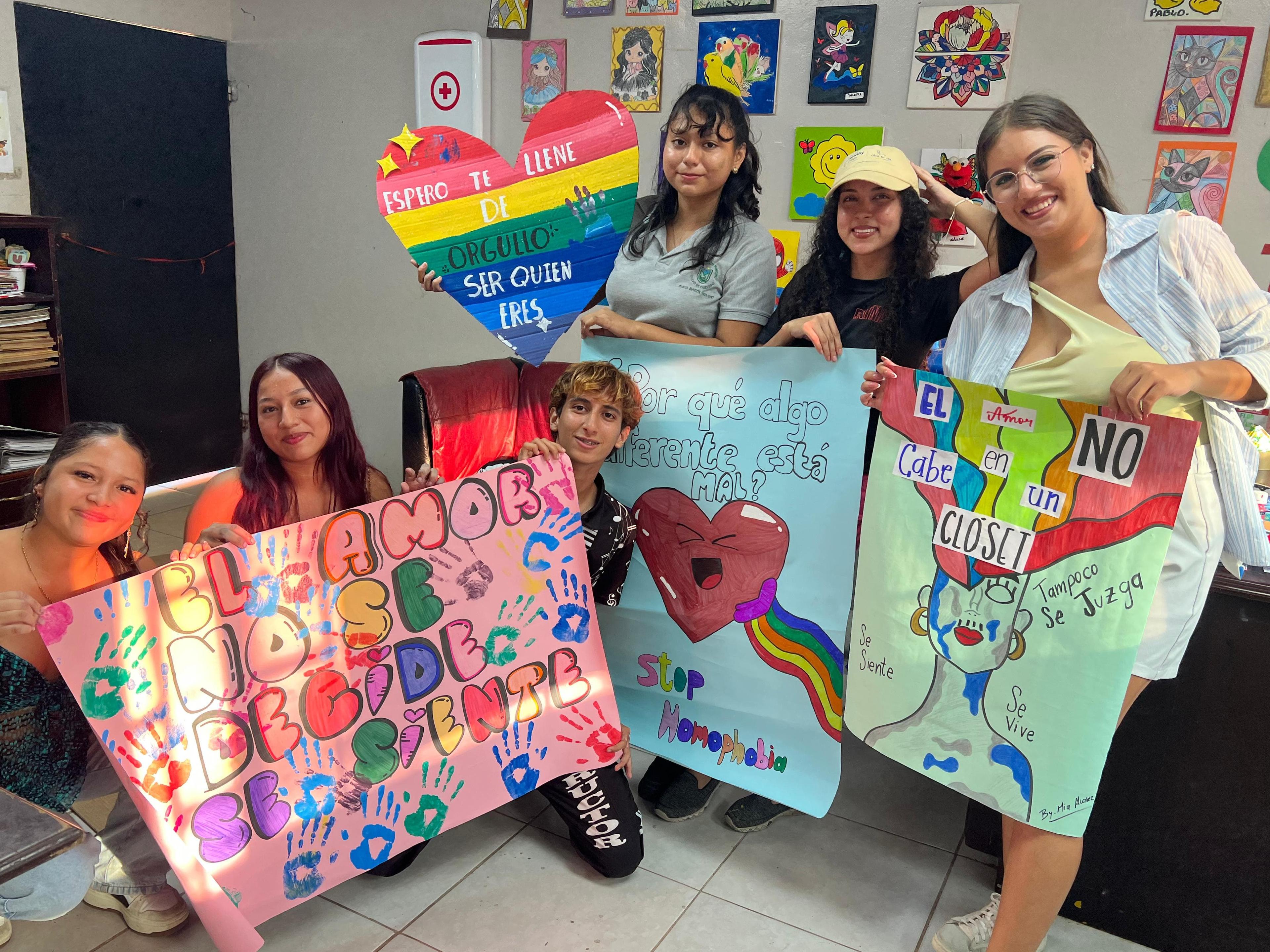 Creando carteles y espacios seguros – Día Internacional de la Comunidad LGBTIQ+